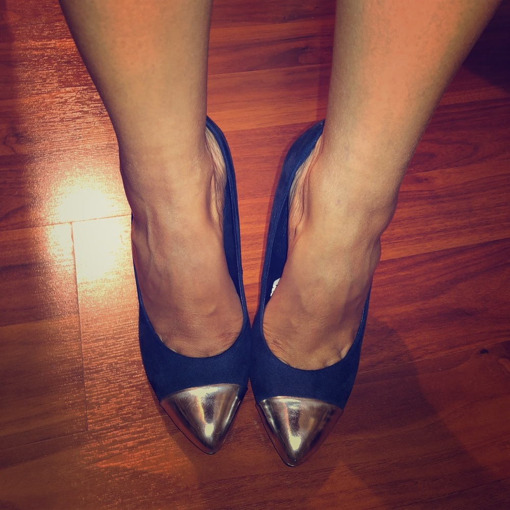 Beautiful 👠 shoes! Just worn twice!!!